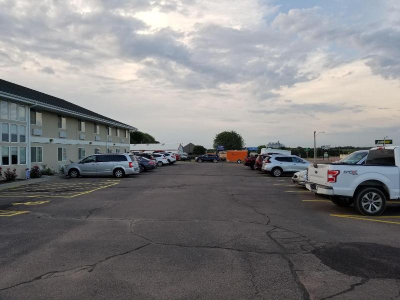 Bilmar Inn & Suites Dell Rapids Near Sioux Falls image
