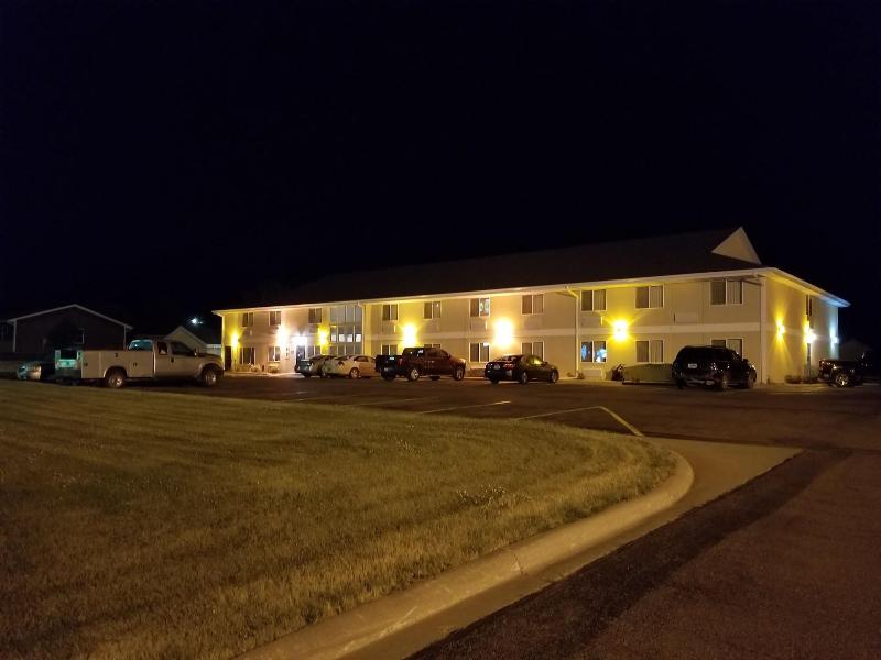 Bilmar Inn & Suites Dell Rapids Near Sioux Falls image