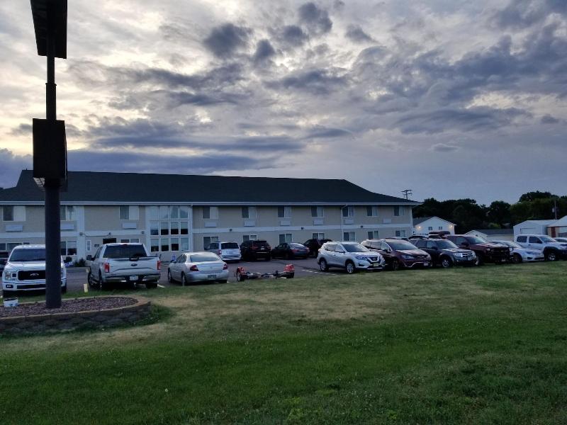 Bilmar Inn & Suites Dell Rapids Near Sioux Falls image