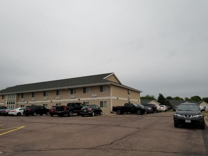 Bilmar Inn & Suites Dell Rapids Near Sioux Falls image