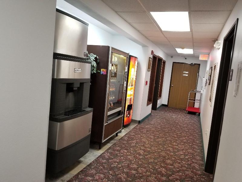 Bilmar Inn & Suites Dell Rapids Near Sioux Falls image 4