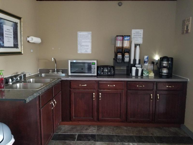Bilmar Inn & Suites Dell Rapids Near Sioux Falls image