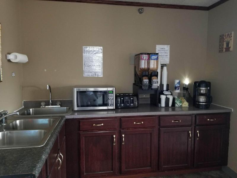 Bilmar Inn & Suites Dell Rapids Near Sioux Falls image