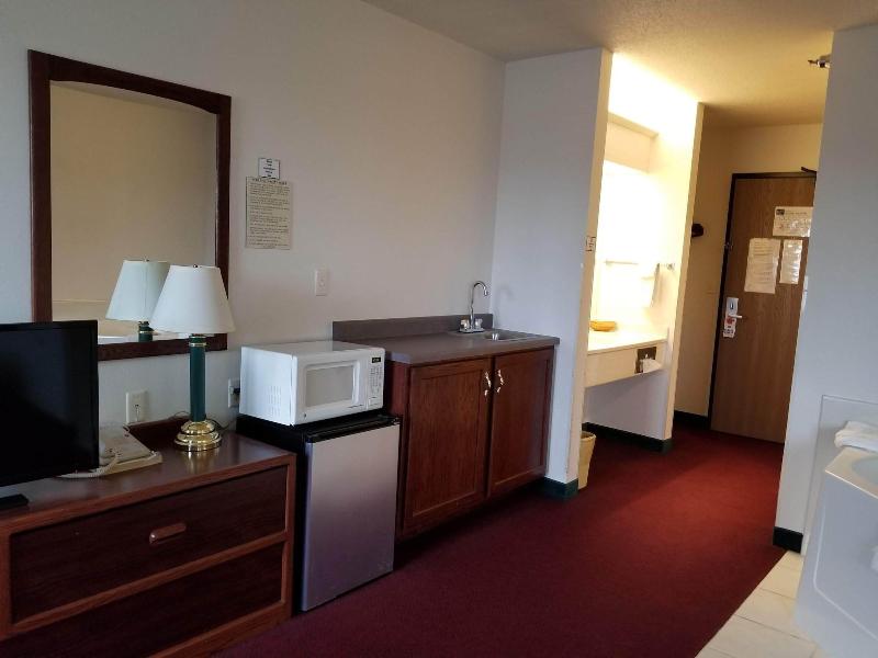 Bilmar Inn & Suites Dell Rapids Near Sioux Falls image