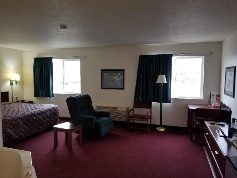 Bilmar Inn & Suites Dell Rapids Near Sioux Falls image