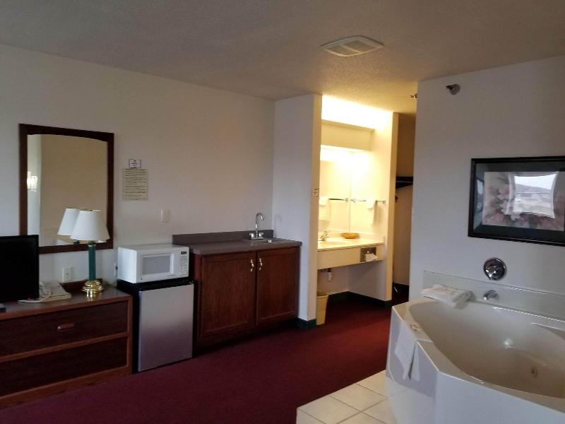 Bilmar Inn & Suites Dell Rapids Near Sioux Falls image