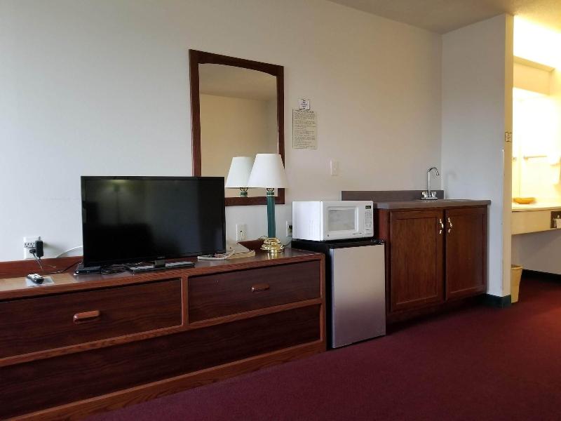 Bilmar Inn & Suites Dell Rapids Near Sioux Falls image