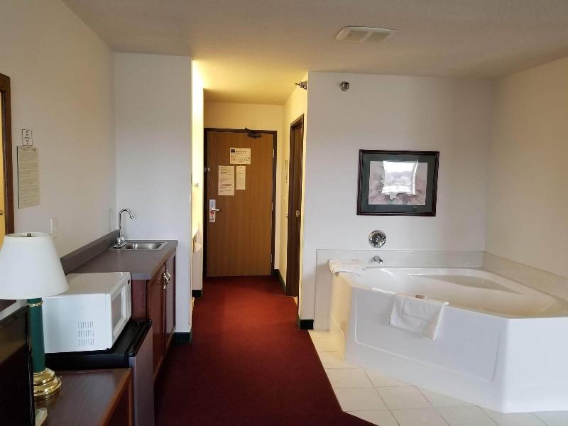 Bilmar Inn & Suites Dell Rapids Near Sioux Falls image