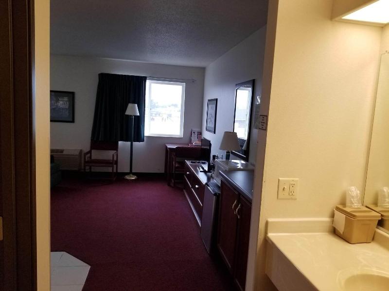 Bilmar Inn & Suites Dell Rapids Near Sioux Falls image