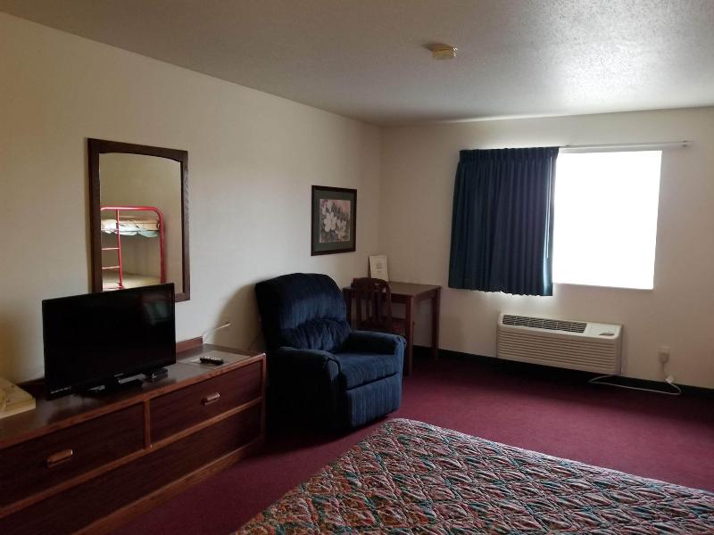 Bilmar Inn & Suites Dell Rapids Near Sioux Falls image