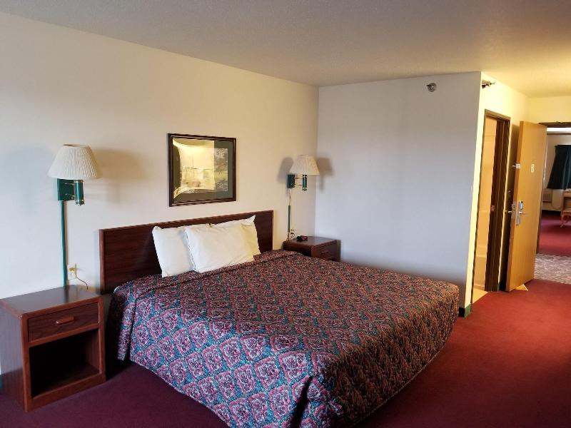 Bilmar Inn & Suites Dell Rapids Near Sioux Falls image
