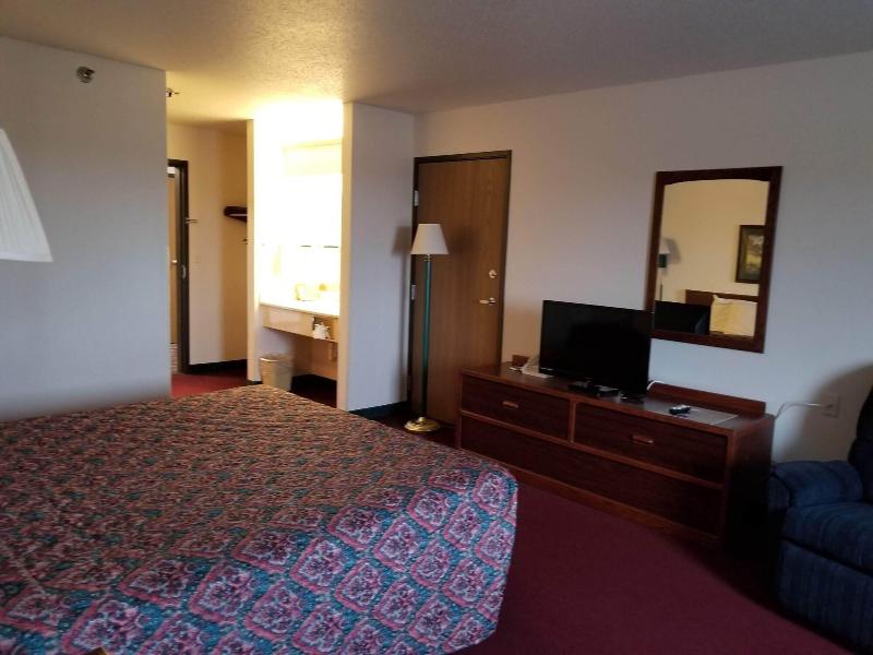 Bilmar Inn & Suites Dell Rapids Near Sioux Falls image