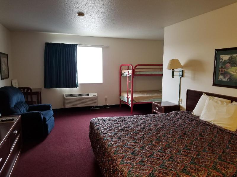 Bilmar Inn & Suites Dell Rapids Near Sioux Falls image