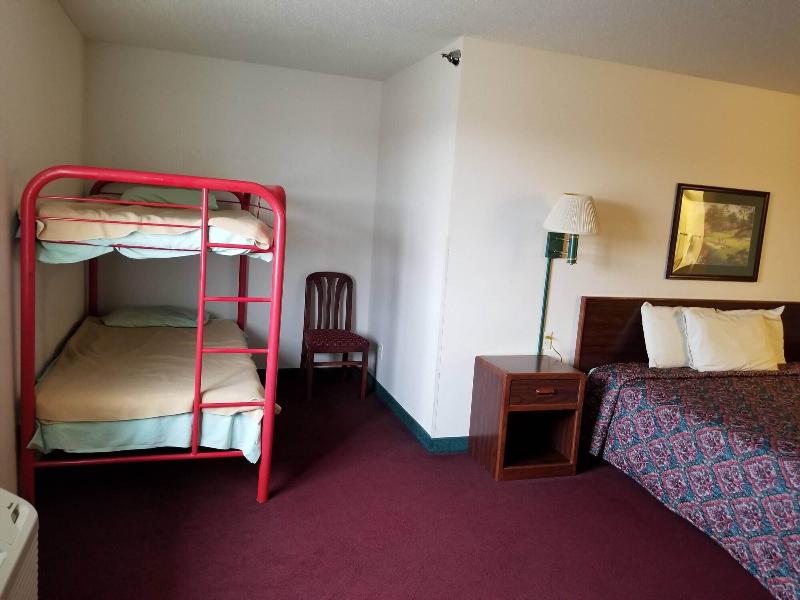 Bilmar Inn & Suites Dell Rapids Near Sioux Falls image