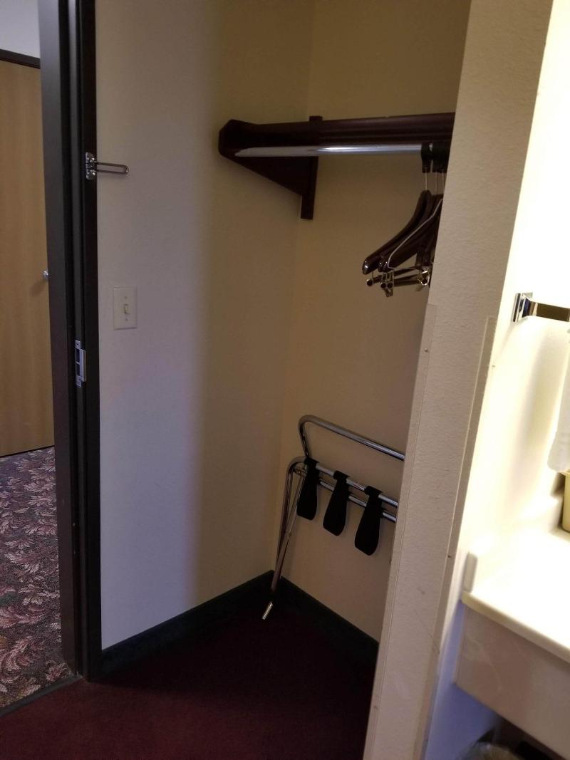 Bilmar Inn & Suites Dell Rapids Near Sioux Falls image