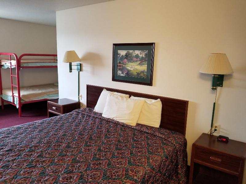 Bilmar Inn & Suites Dell Rapids Near Sioux Falls image