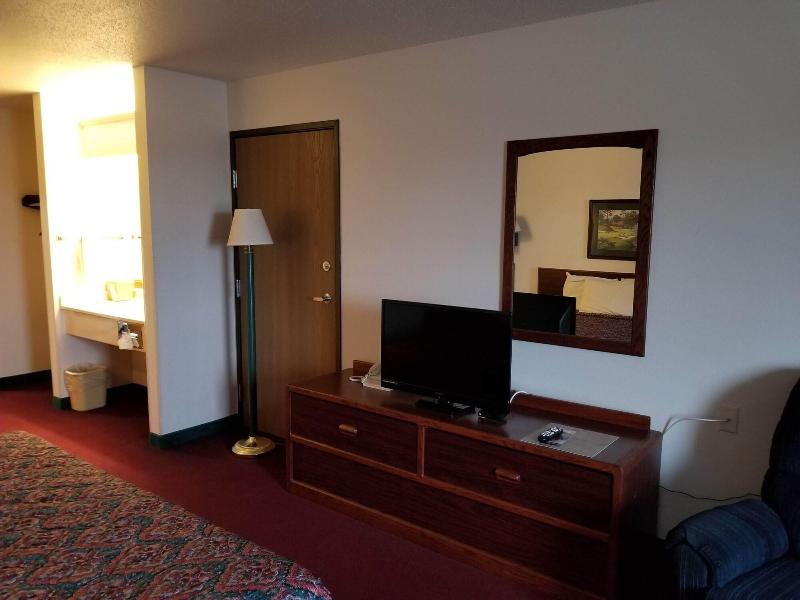 Bilmar Inn & Suites Dell Rapids Near Sioux Falls image