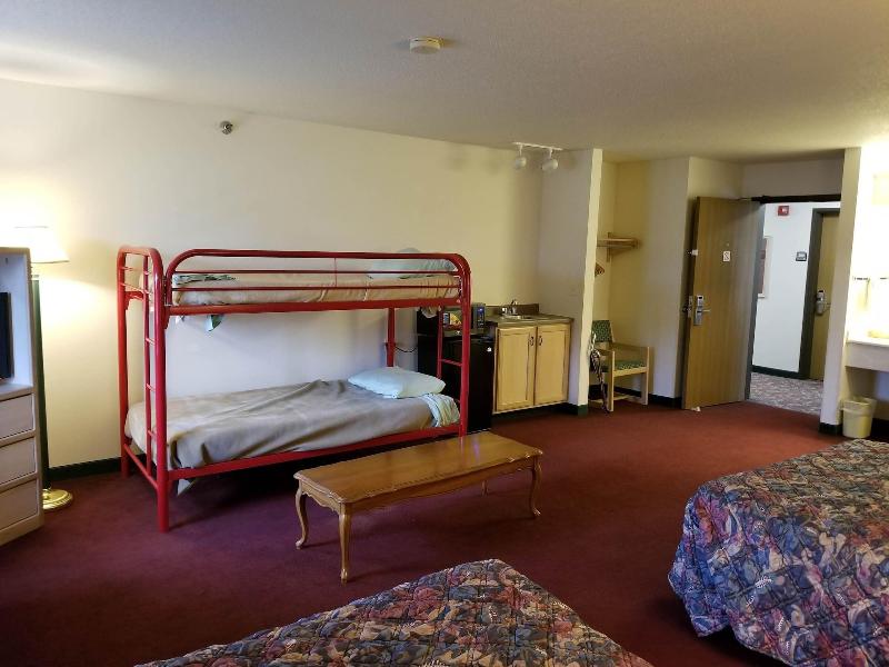 Bilmar Inn & Suites Dell Rapids Near Sioux Falls image