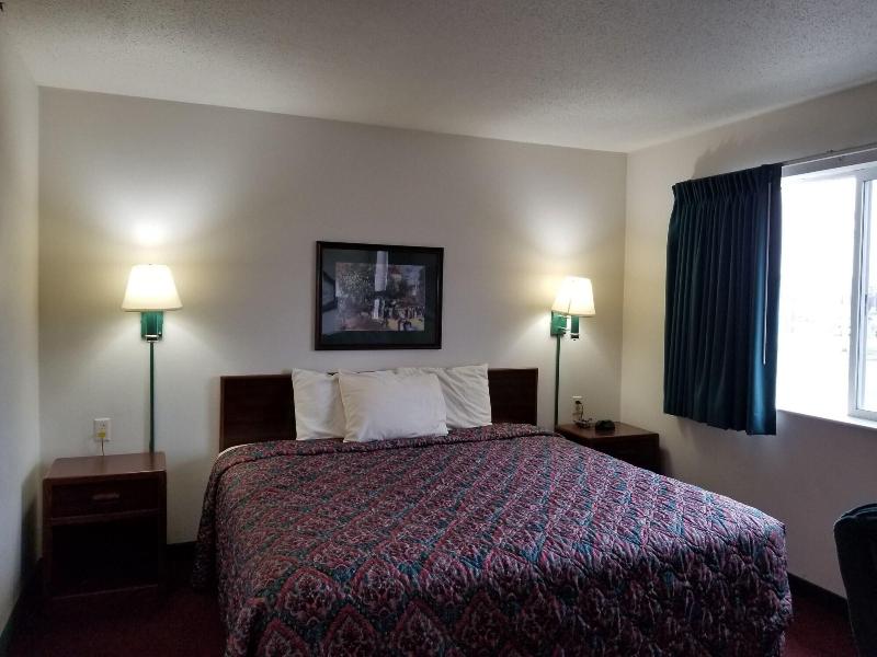 Bilmar Inn & Suites Dell Rapids Near Sioux Falls image