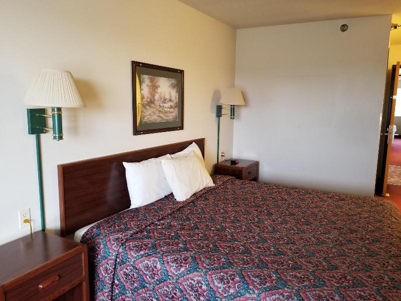 Bilmar Inn & Suites Dell Rapids Near Sioux Falls image