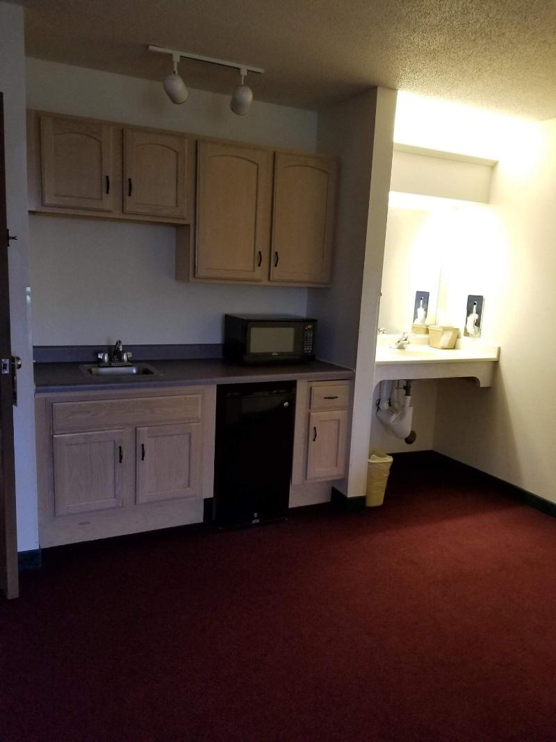 Bilmar Inn & Suites Dell Rapids Near Sioux Falls image