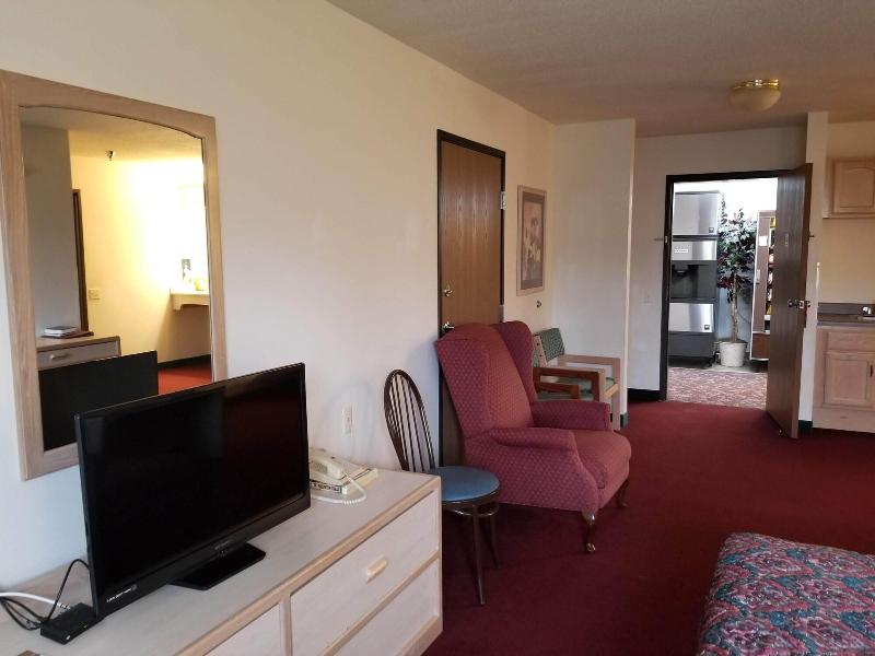 Bilmar Inn & Suites Dell Rapids Near Sioux Falls image