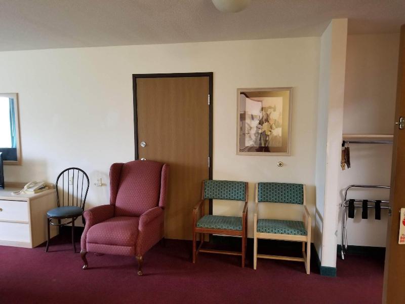 Bilmar Inn & Suites Dell Rapids Near Sioux Falls image
