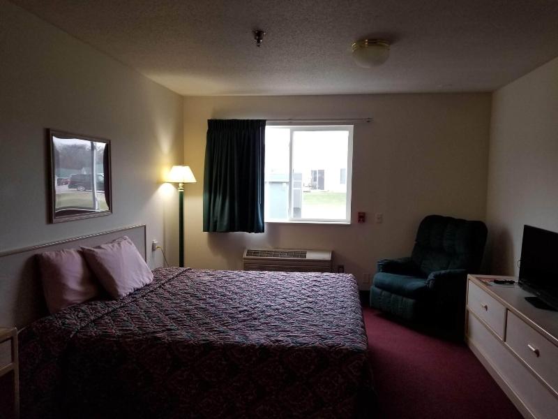 Bilmar Inn & Suites Dell Rapids Near Sioux Falls image