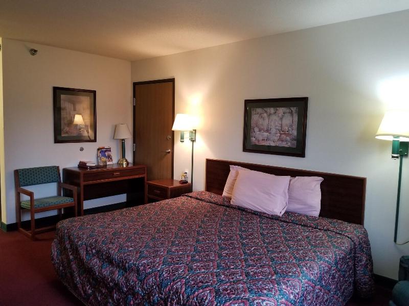Bilmar Inn & Suites Dell Rapids Near Sioux Falls image