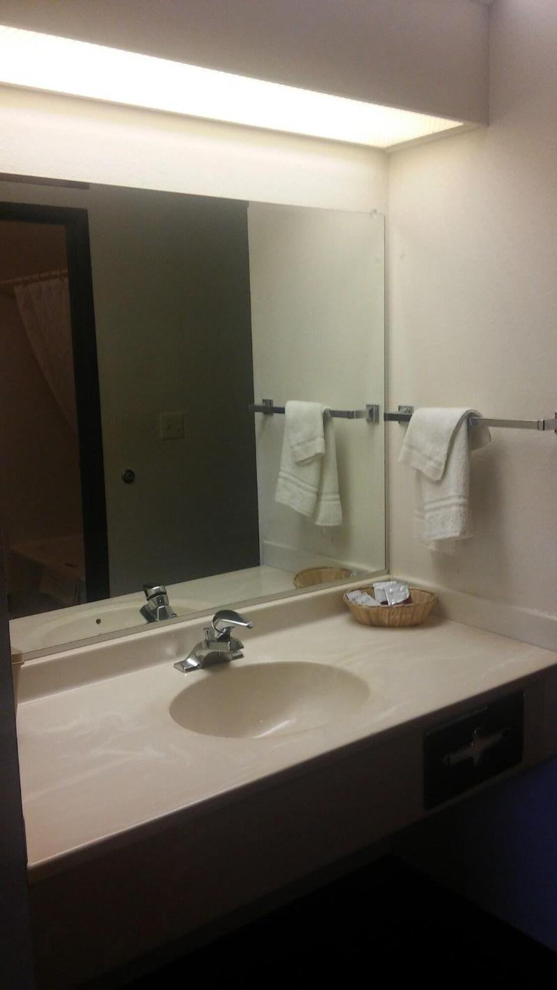 Bilmar Inn & Suites Dell Rapids Near Sioux Falls image