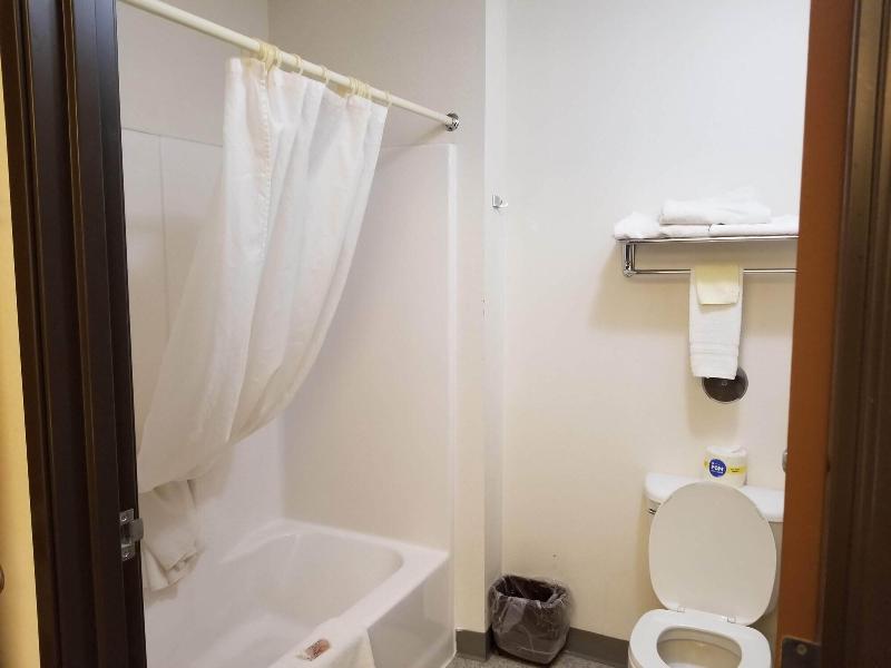 Bilmar Inn & Suites Dell Rapids Near Sioux Falls image
