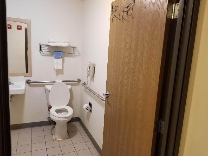 Bilmar Inn & Suites Dell Rapids Near Sioux Falls image