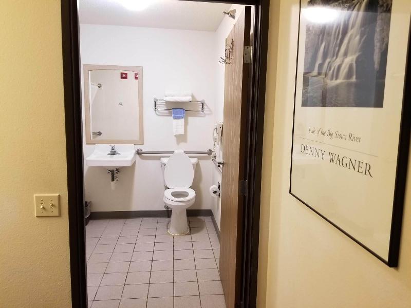 Bilmar Inn & Suites Dell Rapids Near Sioux Falls image