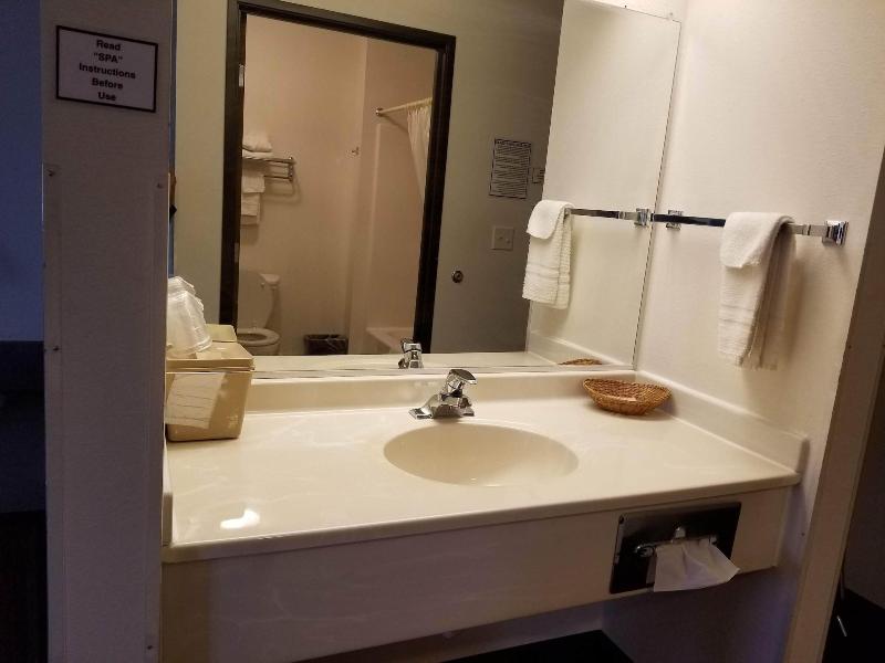 Bilmar Inn & Suites Dell Rapids Near Sioux Falls image
