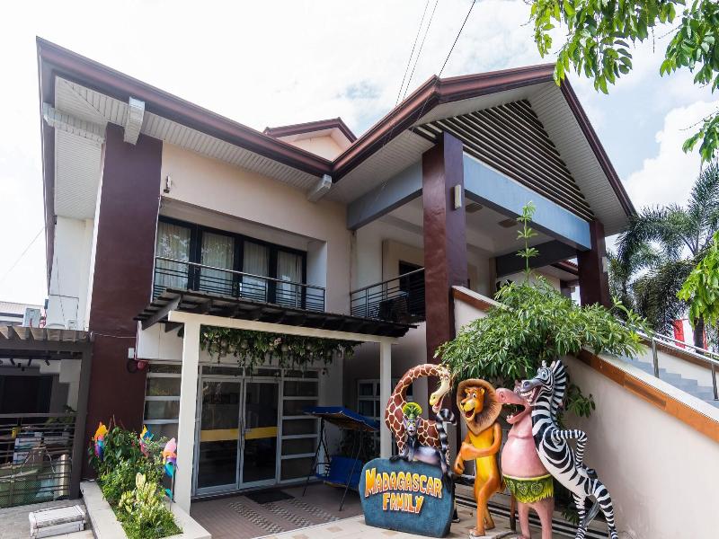 Quezon Premier Hotel Candelaria image