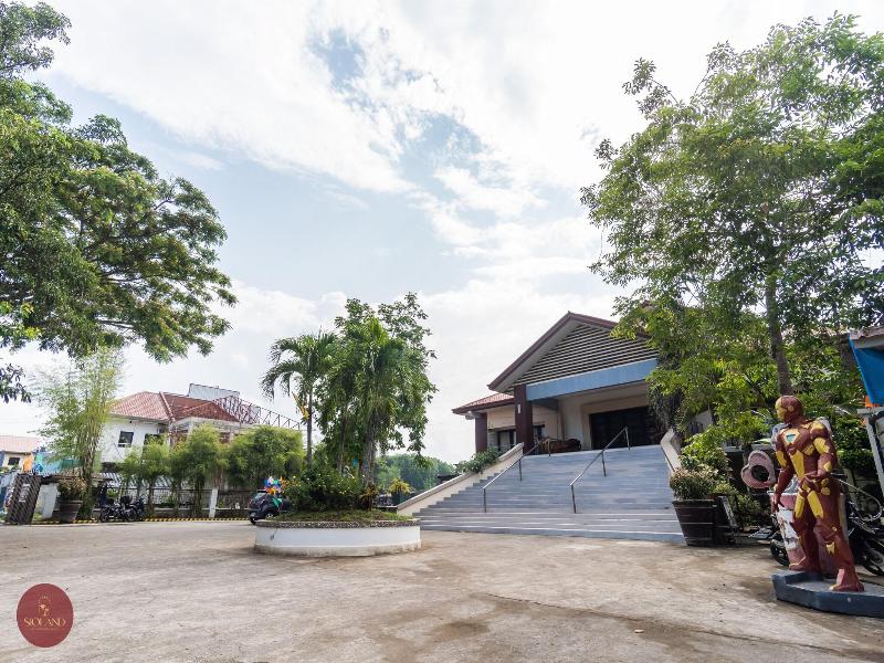 Quezon Premier Hotel Candelaria image