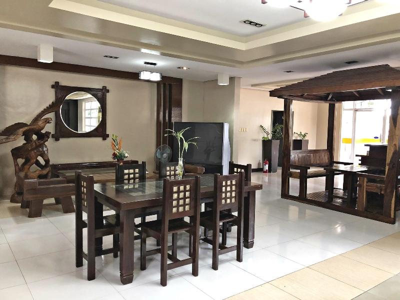 Quezon Premier Hotel Candelaria image