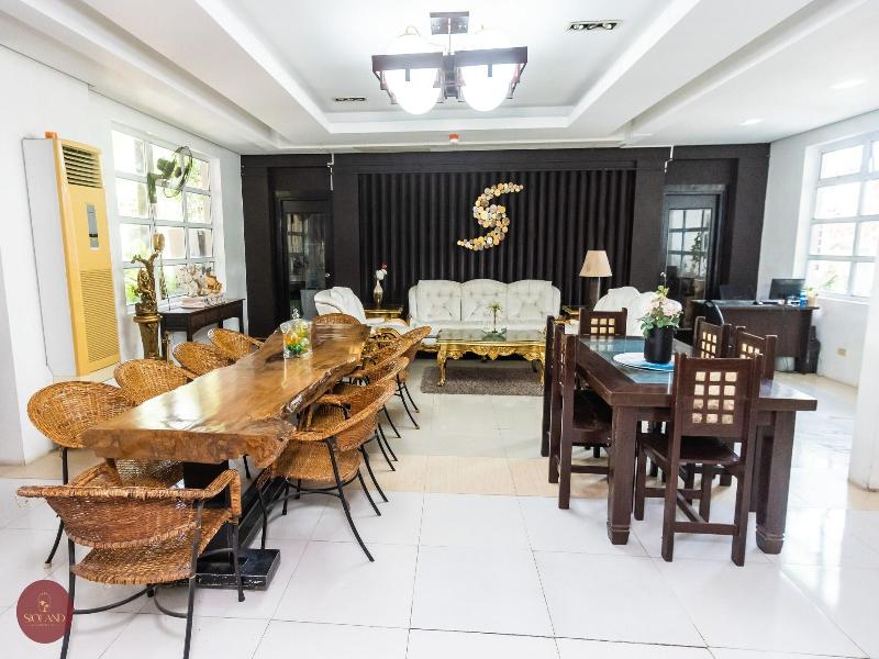 Quezon Premier Hotel Candelaria image