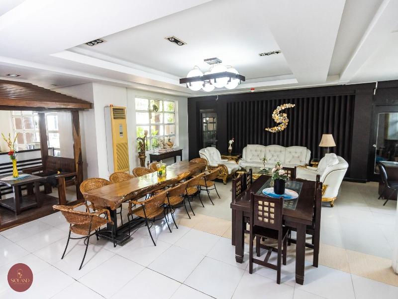 Quezon Premier Hotel Candelaria image