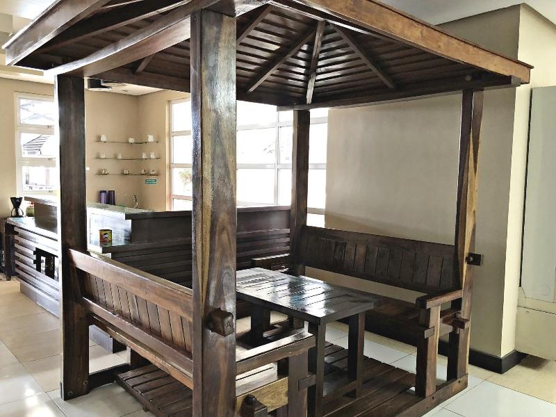 Quezon Premier Hotel Candelaria image