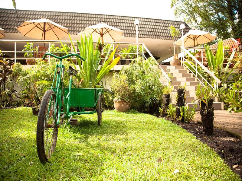 Bird of Paradise Hotel & Apartments image