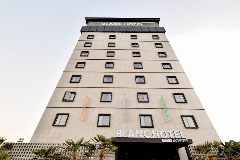 Blanc Business Hotel image