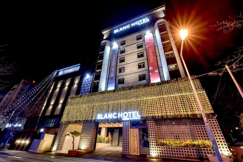 Blanc Business Hotel image