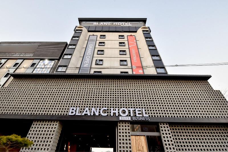 Blanc Business Hotel image