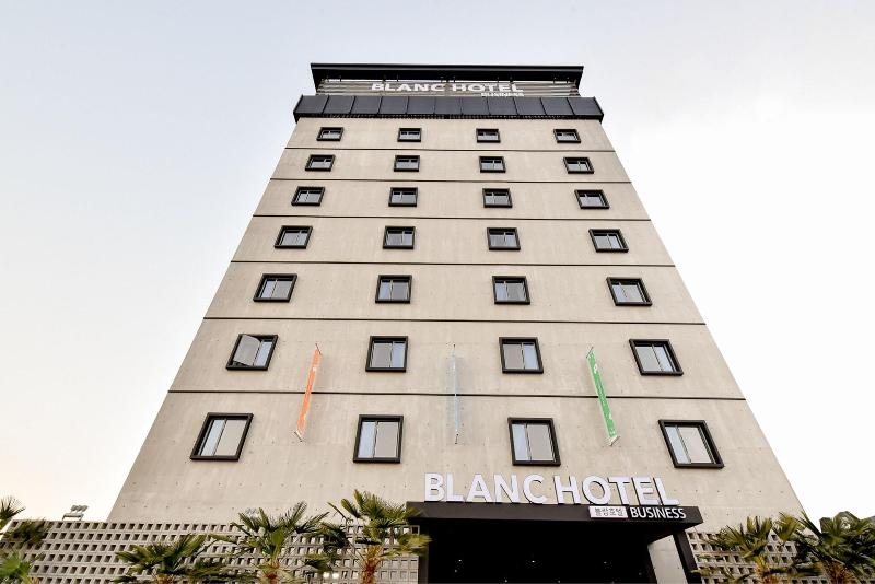 Blanc Business Hotel image