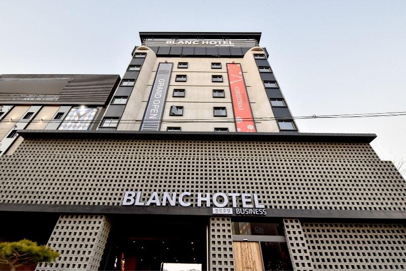 Blanc Business Hotel image