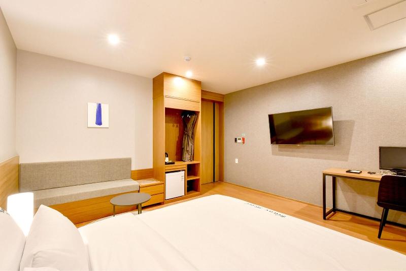 Blanc Business Hotel image
