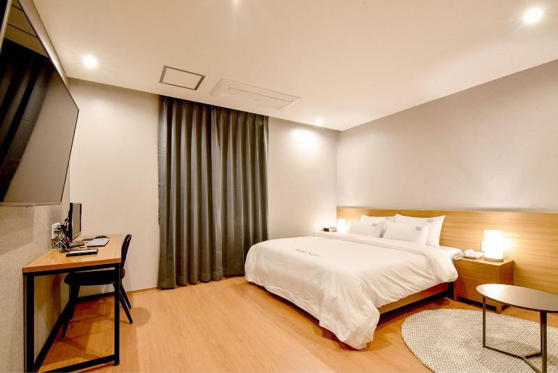 Blanc Business Hotel image
