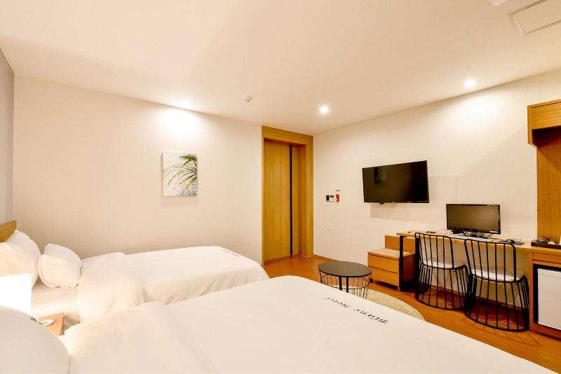 Blanc Business Hotel image