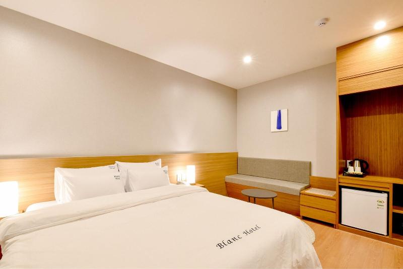 Blanc Business Hotel image